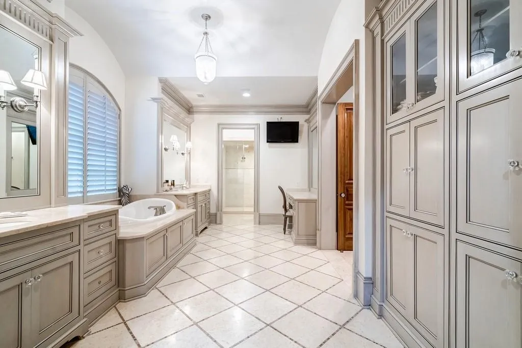 5045 Rebel Trail Road, Sandy Springs, Georgia 30327, 6 Bedrooms Bedrooms, ,6 BathroomsBathrooms,Residential,Sold,5045 Rebel Trail Road,6791483