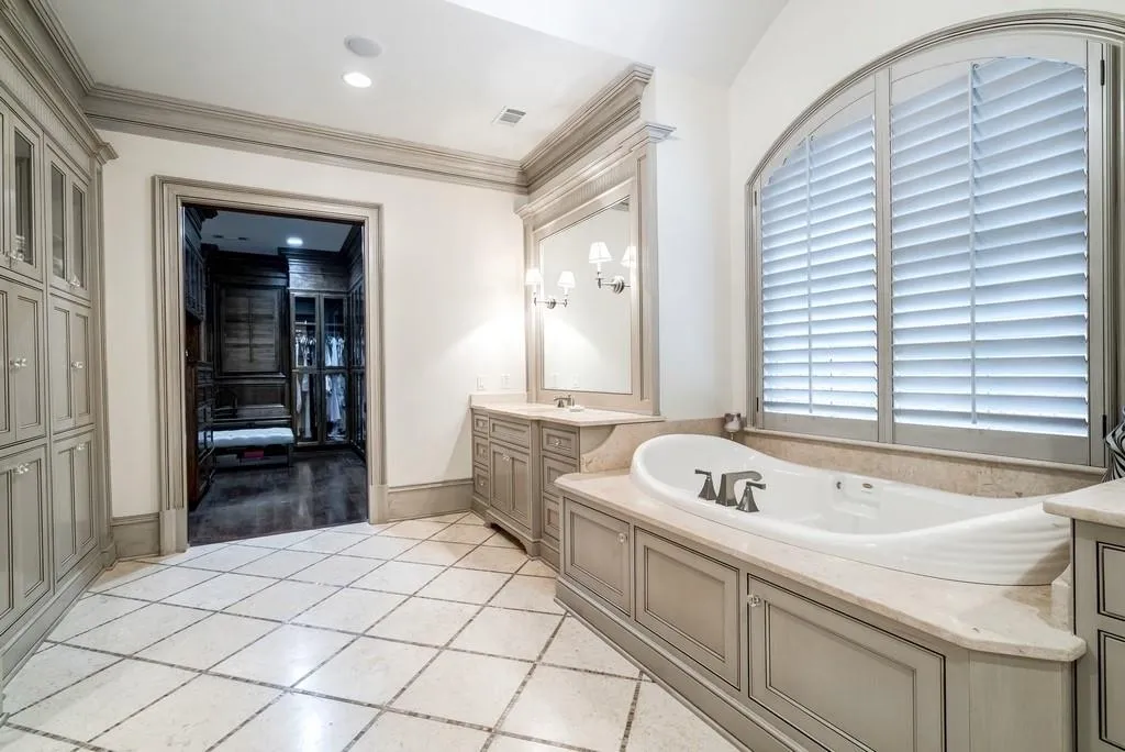 5045 Rebel Trail Road, Sandy Springs, Georgia 30327, 6 Bedrooms Bedrooms, ,6 BathroomsBathrooms,Residential,Sold,5045 Rebel Trail Road,6791483