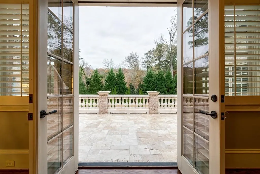 5045 Rebel Trail Road, Sandy Springs, Georgia 30327, 6 Bedrooms Bedrooms, ,6 BathroomsBathrooms,Residential,Sold,5045 Rebel Trail Road,6791483