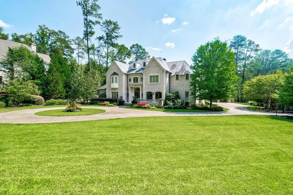 5045 Rebel Trail Road, Sandy Springs, Georgia 30327, 6 Bedrooms Bedrooms, ,6 BathroomsBathrooms,Residential,Sold,5045 Rebel Trail Road,6791483