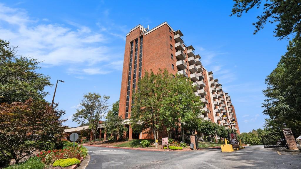 300 Johnson Ferry Road Unit B309, Atlanta, Georgia 30328, 1 Bedroom Bedrooms, ,1 BathroomBathrooms,Residential,Sold,300 Johnson Ferry Road Unit B309,7275361
