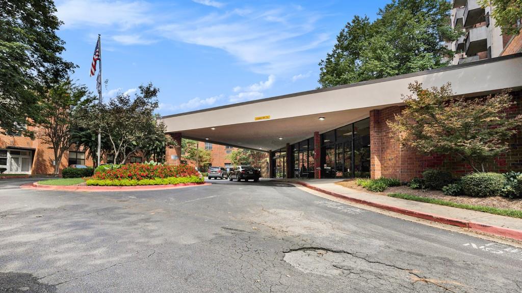 300 Johnson Ferry Road Unit B309, Atlanta, Georgia 30328, 1 Bedroom Bedrooms, ,1 BathroomBathrooms,Residential,Sold,300 Johnson Ferry Road Unit B309,7275361