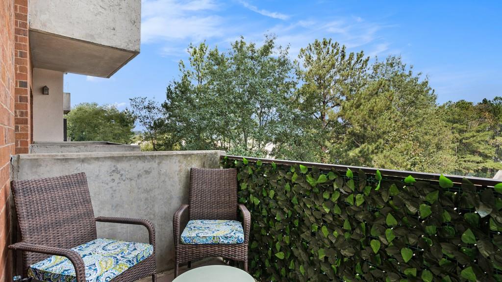 300 Johnson Ferry Road Unit B309, Atlanta, Georgia 30328, 1 Bedroom Bedrooms, ,1 BathroomBathrooms,Residential,Sold,300 Johnson Ferry Road Unit B309,7275361