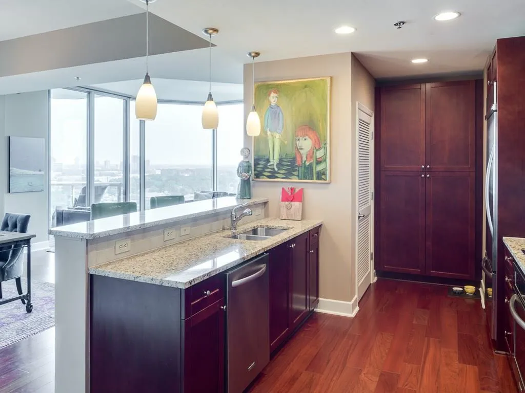 2795 Peachtree Road Ne Unit 2109, Atlanta, Georgia 30305, 2 Bedrooms Bedrooms, ,2 BathroomsBathrooms,Residential,Sold,2795 Peachtree Road Ne Unit 2109,5745931