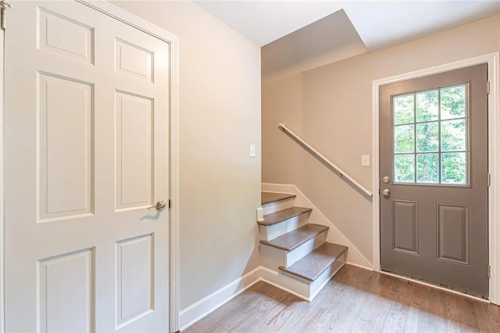 7180 Hunters Branch Drive, Atlanta, Georgia 30328, 4 Bedrooms Bedrooms, ,2 BathroomsBathrooms,Residential,Sold,7180 Hunters Branch Drive,6744253