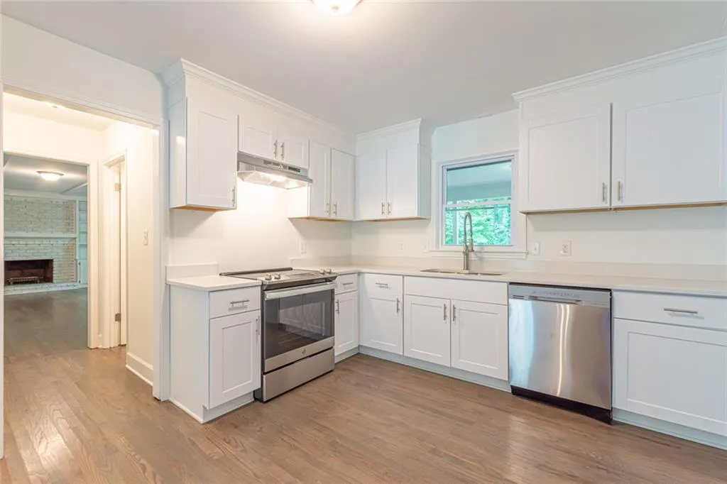 7180 Hunters Branch Drive, Atlanta, Georgia 30328, 4 Bedrooms Bedrooms, ,2 BathroomsBathrooms,Residential,Sold,7180 Hunters Branch Drive,6744253