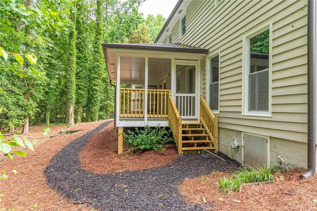 7180 Hunters Branch Drive, Atlanta, Georgia 30328, 4 Bedrooms Bedrooms, ,2 BathroomsBathrooms,Residential,Sold,7180 Hunters Branch Drive,6744253