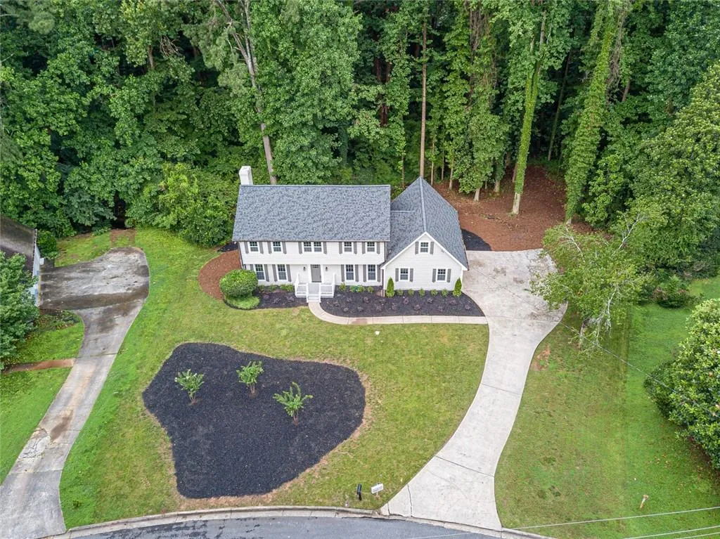 7180 Hunters Branch Drive, Atlanta, Georgia 30328, 4 Bedrooms Bedrooms, ,2 BathroomsBathrooms,Residential,Sold,7180 Hunters Branch Drive,6744253