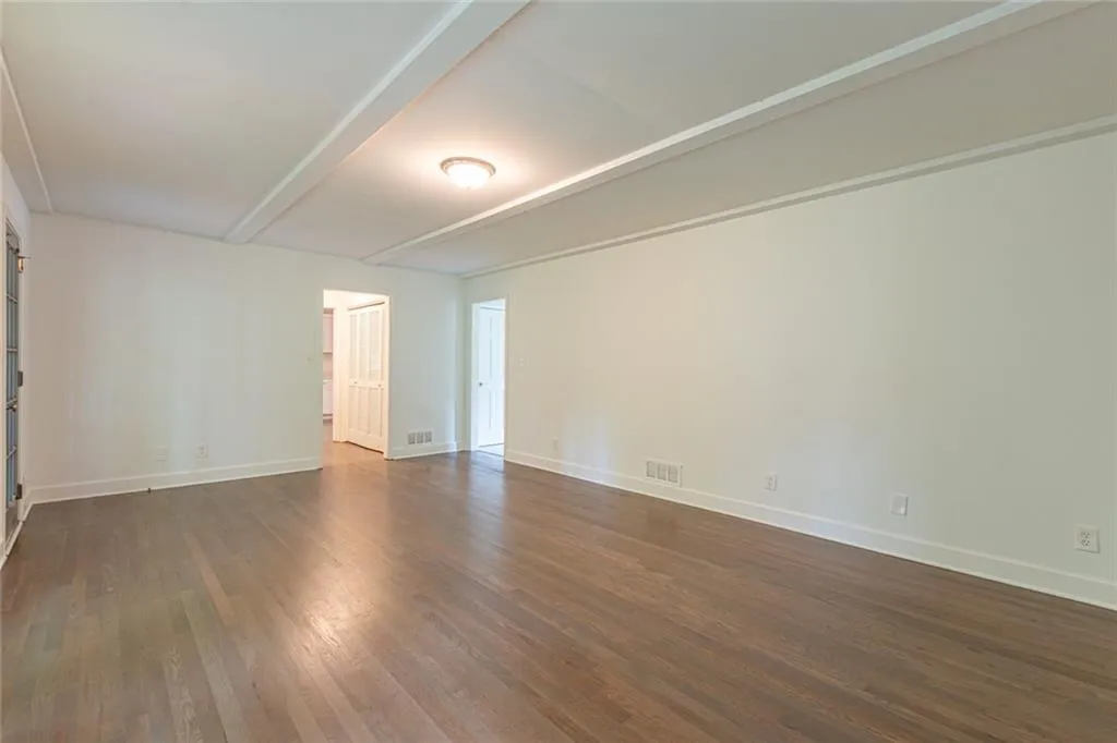 7180 Hunters Branch Drive, Atlanta, Georgia 30328, 4 Bedrooms Bedrooms, ,2 BathroomsBathrooms,Residential,Sold,7180 Hunters Branch Drive,6744253