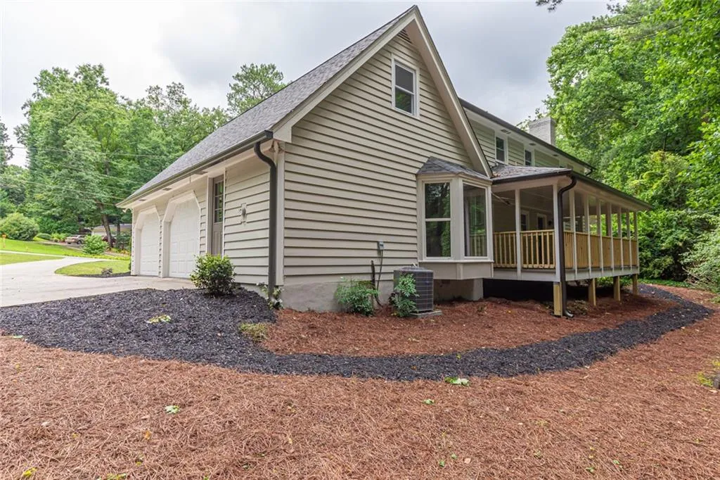 7180 Hunters Branch Drive, Atlanta, Georgia 30328, 4 Bedrooms Bedrooms, ,2 BathroomsBathrooms,Residential,Sold,7180 Hunters Branch Drive,6744253