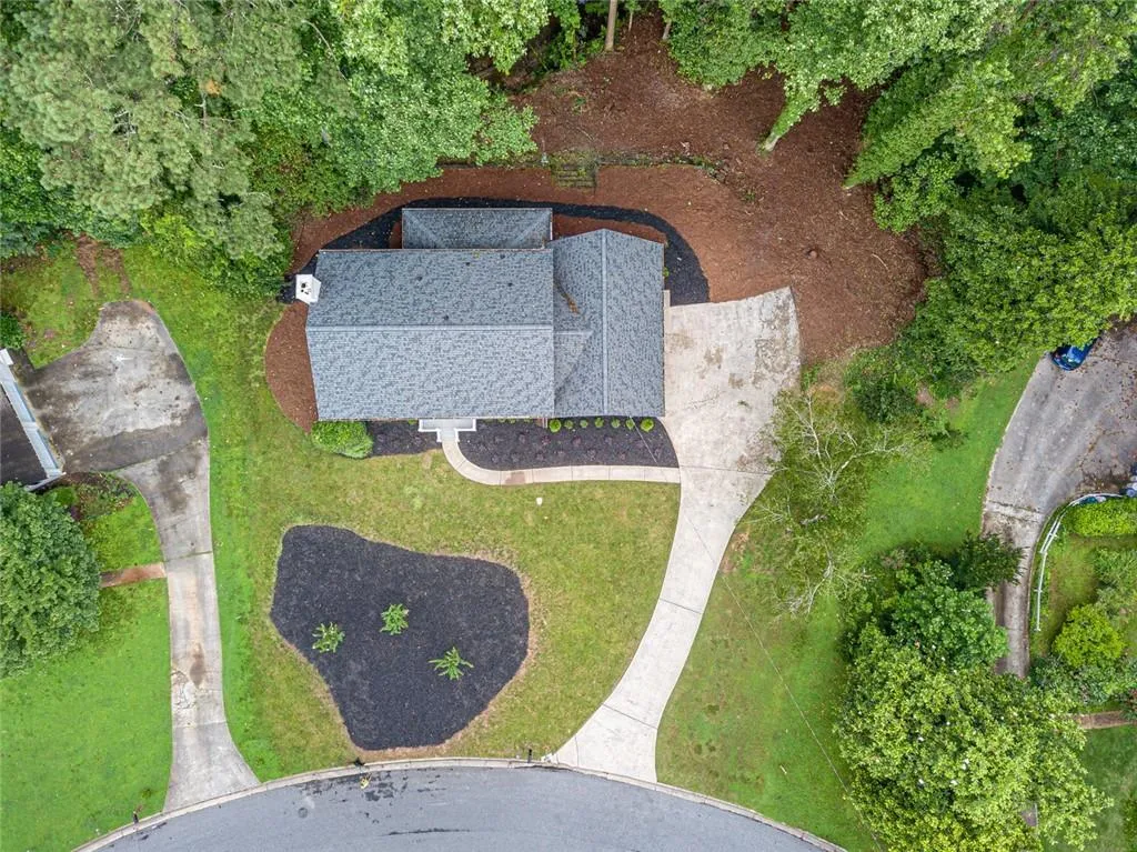 7180 Hunters Branch Drive, Atlanta, Georgia 30328, 4 Bedrooms Bedrooms, ,2 BathroomsBathrooms,Residential,Sold,7180 Hunters Branch Drive,6744253