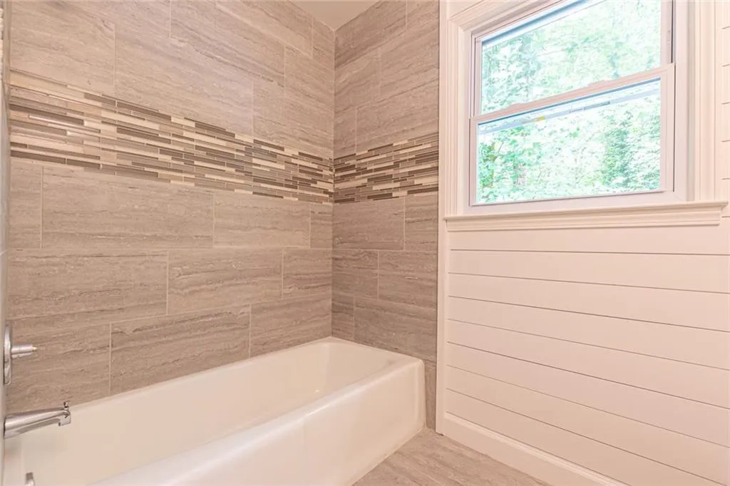 7180 Hunters Branch Drive, Atlanta, Georgia 30328, 4 Bedrooms Bedrooms, ,2 BathroomsBathrooms,Residential,Sold,7180 Hunters Branch Drive,6744253