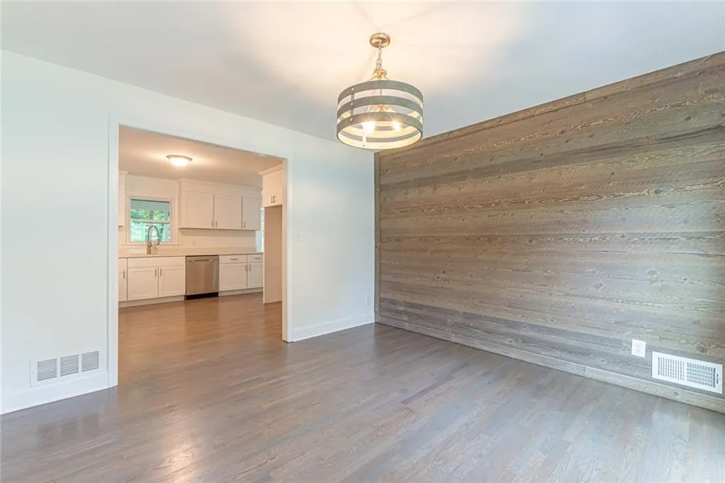 7180 Hunters Branch Drive, Atlanta, Georgia 30328, 4 Bedrooms Bedrooms, ,2 BathroomsBathrooms,Residential,Sold,7180 Hunters Branch Drive,6744253