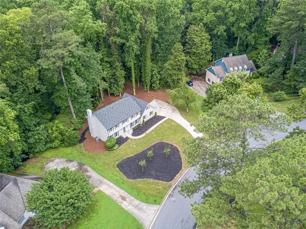 7180 Hunters Branch Drive, Atlanta, Georgia 30328, 4 Bedrooms Bedrooms, ,2 BathroomsBathrooms,Residential,Sold,7180 Hunters Branch Drive,6744253