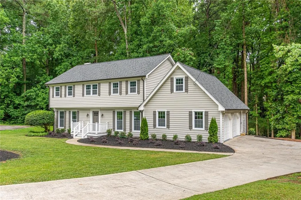 7180 Hunters Branch Drive, Atlanta, Georgia 30328, 4 Bedrooms Bedrooms, ,2 BathroomsBathrooms,Residential,Sold,7180 Hunters Branch Drive,6744253