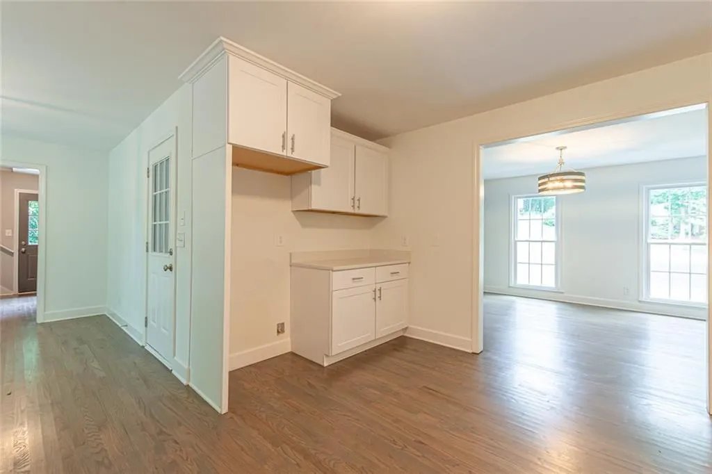 7180 Hunters Branch Drive, Atlanta, Georgia 30328, 4 Bedrooms Bedrooms, ,2 BathroomsBathrooms,Residential,Sold,7180 Hunters Branch Drive,6744253