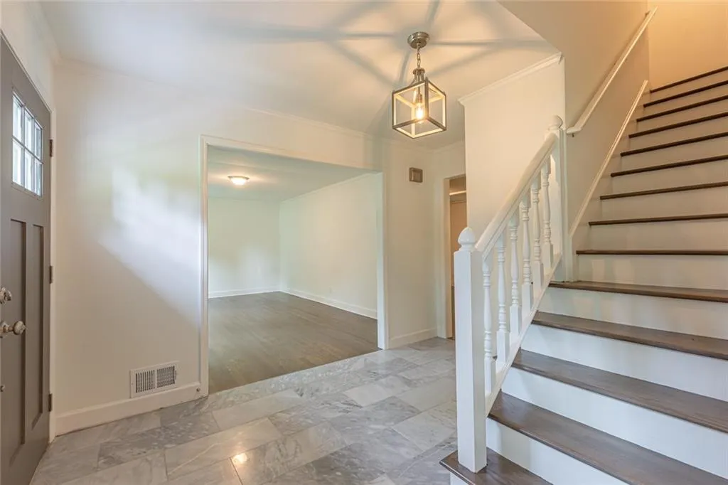 7180 Hunters Branch Drive, Atlanta, Georgia 30328, 4 Bedrooms Bedrooms, ,2 BathroomsBathrooms,Residential,Sold,7180 Hunters Branch Drive,6744253