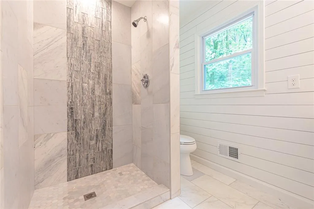 7180 Hunters Branch Drive, Atlanta, Georgia 30328, 4 Bedrooms Bedrooms, ,2 BathroomsBathrooms,Residential,Sold,7180 Hunters Branch Drive,6744253
