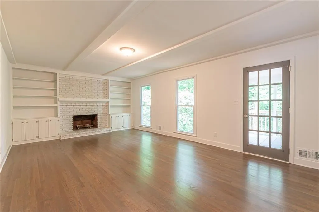 7180 Hunters Branch Drive, Atlanta, Georgia 30328, 4 Bedrooms Bedrooms, ,2 BathroomsBathrooms,Residential,Sold,7180 Hunters Branch Drive,6744253