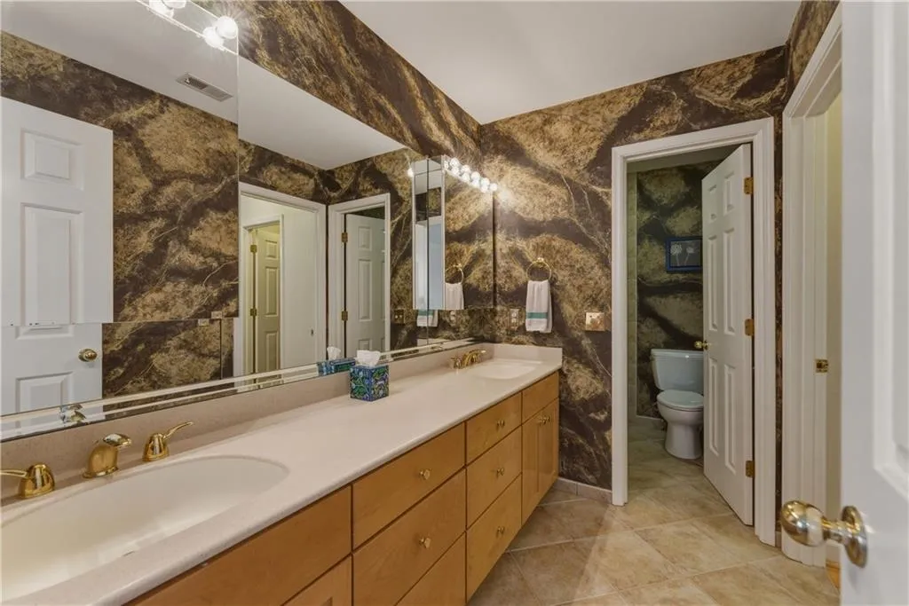 180 Grogans Landing, Atlanta, Georgia 30350, 5 Bedrooms Bedrooms, ,4 BathroomsBathrooms,Residential,For Sale,180 Grogans Landing,7729748
