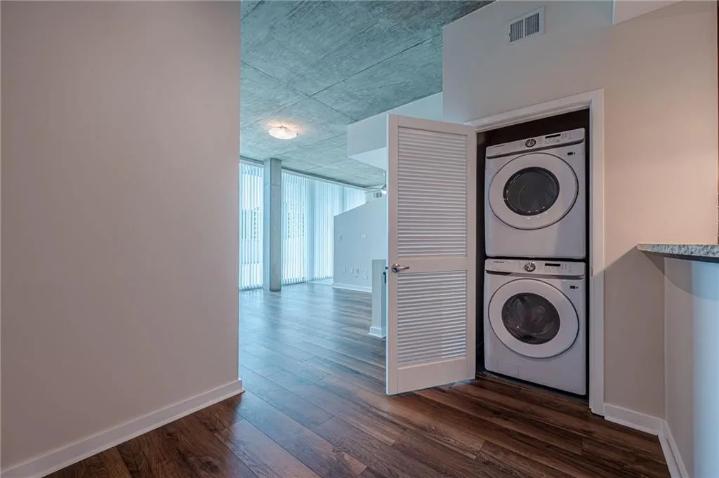 3324 Peachtree Road Ne Unit 810, Atlanta, Georgia 30326, 1 Bedroom Bedrooms, ,1 BathroomBathrooms,Residential,For Sale,3324 Peachtree Road Ne Unit 810,7637888