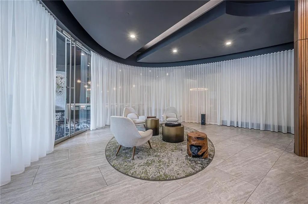 3324 Peachtree Road Ne Unit 810, Atlanta, Georgia 30326, 1 Bedroom Bedrooms, ,1 BathroomBathrooms,Residential,For Sale,3324 Peachtree Road Ne Unit 810,7637888