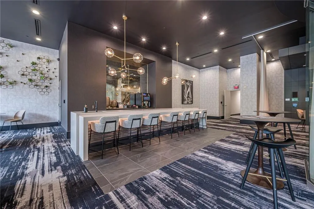 3324 Peachtree Road Ne Unit 810, Atlanta, Georgia 30326, 1 Bedroom Bedrooms, ,1 BathroomBathrooms,Residential,For Sale,3324 Peachtree Road Ne Unit 810,7637888