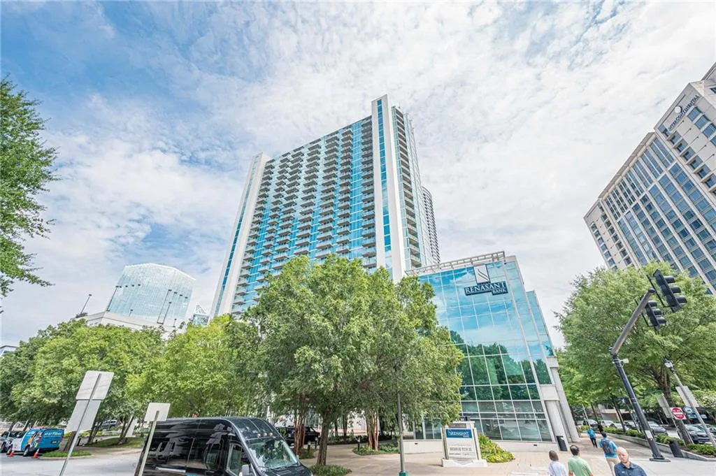 3324 Peachtree Road Ne Unit 810, Atlanta, Georgia 30326, 1 Bedroom Bedrooms, ,1 BathroomBathrooms,Residential,For Sale,3324 Peachtree Road Ne Unit 810,7637888