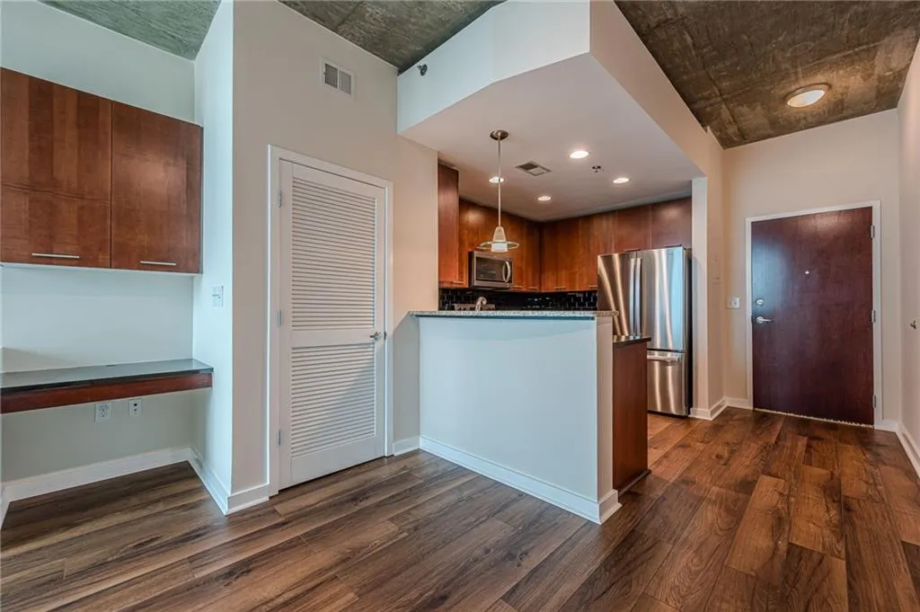 3324 Peachtree Road Ne Unit 810, Atlanta, Georgia 30326, 1 Bedroom Bedrooms, ,1 BathroomBathrooms,Residential,For Sale,3324 Peachtree Road Ne Unit 810,7637888