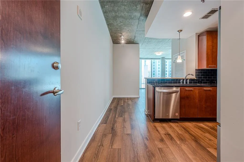 3324 Peachtree Road Ne Unit 810, Atlanta, Georgia 30326, 1 Bedroom Bedrooms, ,1 BathroomBathrooms,Residential,For Sale,3324 Peachtree Road Ne Unit 810,7637888