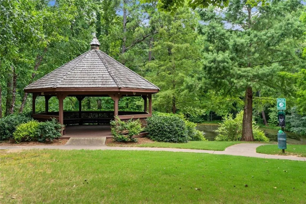 3743 Ashford Creek Avenue Ne, Brookhaven, Georgia 30319, 1 Bedroom Bedrooms, ,1 BathroomBathrooms,Residential,For Sale,3743 Ashford Creek Avenue Ne,7628776
