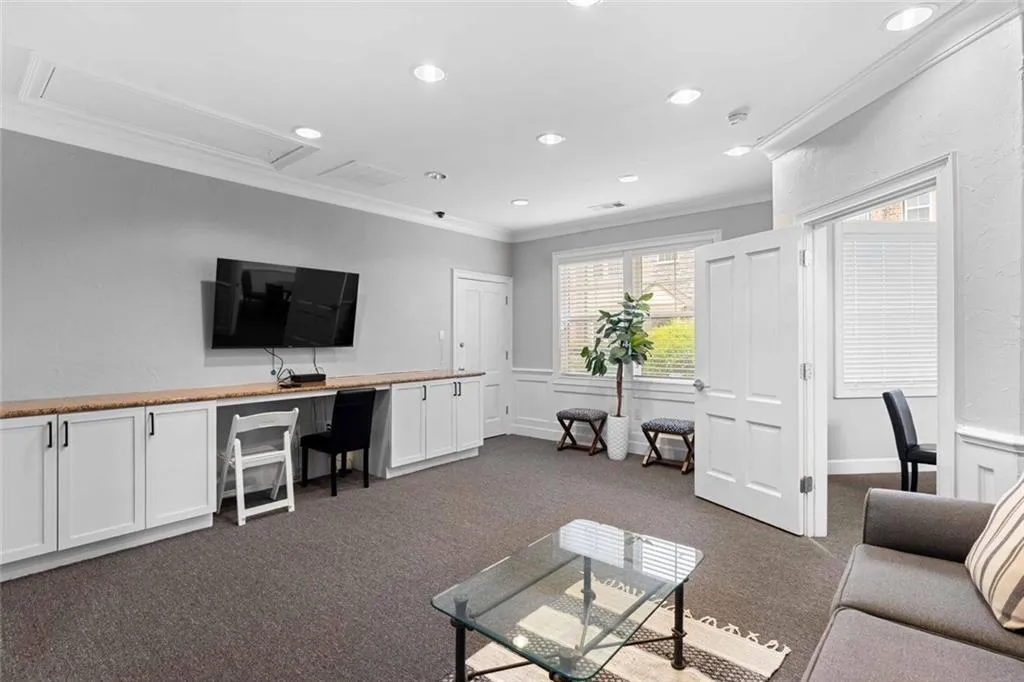 3743 Ashford Creek Avenue Ne, Brookhaven, Georgia 30319, 1 Bedroom Bedrooms, ,1 BathroomBathrooms,Residential,For Sale,3743 Ashford Creek Avenue Ne,7628776