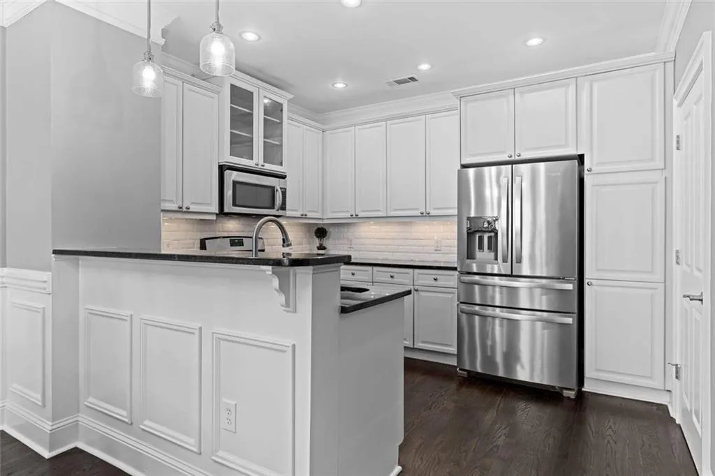 3743 Ashford Creek Avenue Ne, Brookhaven, Georgia 30319, 1 Bedroom Bedrooms, ,1 BathroomBathrooms,Residential,For Sale,3743 Ashford Creek Avenue Ne,7628776