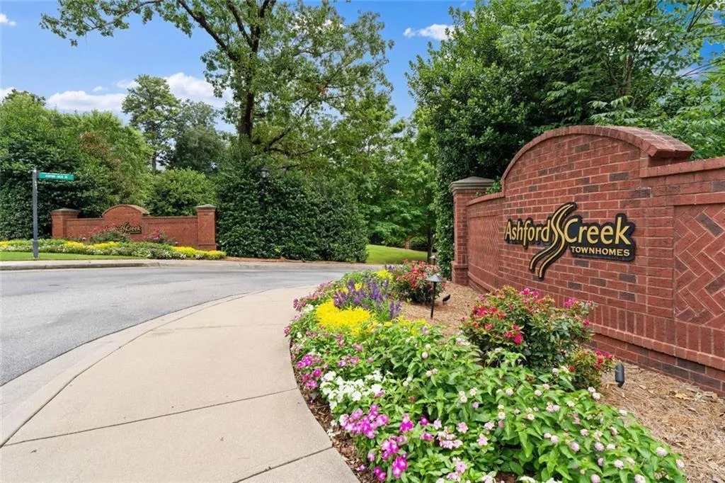 3743 Ashford Creek Avenue Ne, Brookhaven, Georgia 30319, 1 Bedroom Bedrooms, ,1 BathroomBathrooms,Residential,For Sale,3743 Ashford Creek Avenue Ne,7628776