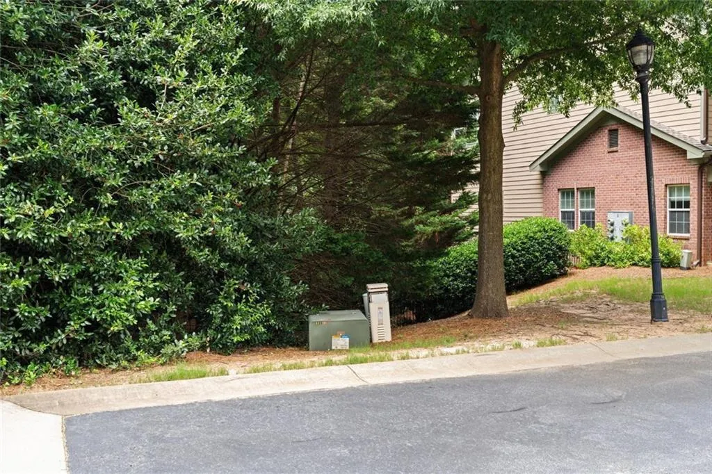 3743 Ashford Creek Avenue Ne, Brookhaven, Georgia 30319, 1 Bedroom Bedrooms, ,1 BathroomBathrooms,Residential,For Sale,3743 Ashford Creek Avenue Ne,7628776