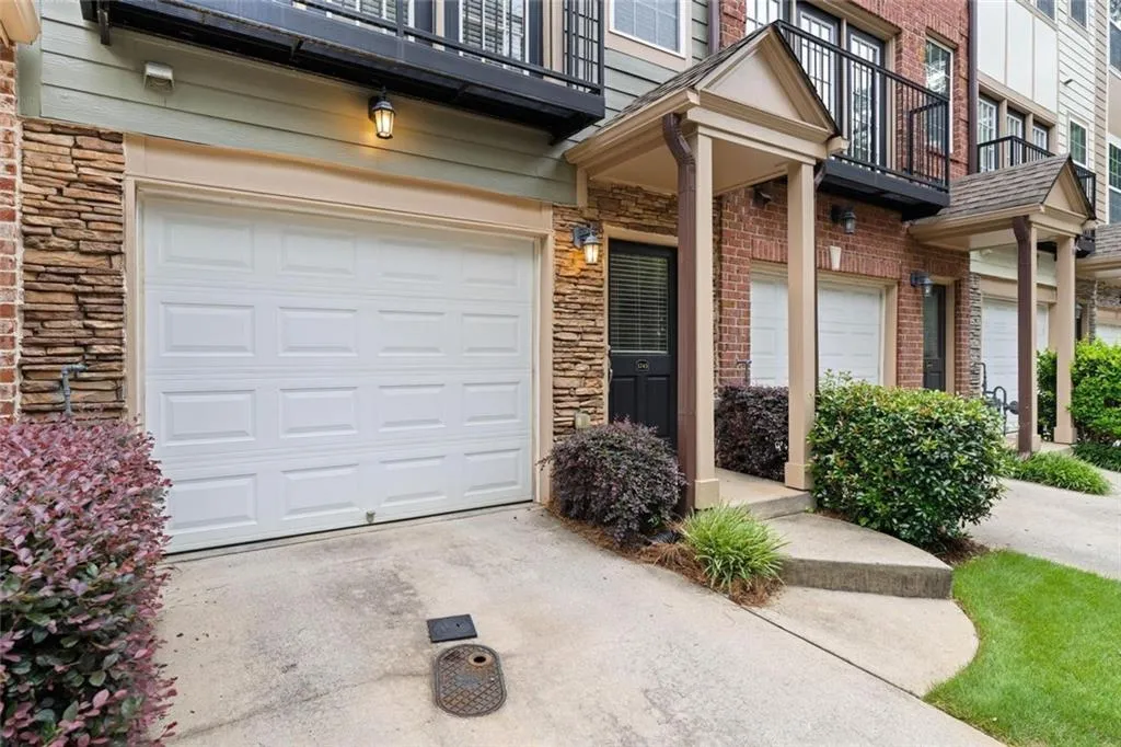 3743 Ashford Creek Avenue Ne, Brookhaven, Georgia 30319, 1 Bedroom Bedrooms, ,1 BathroomBathrooms,Residential,For Sale,3743 Ashford Creek Avenue Ne,7628776