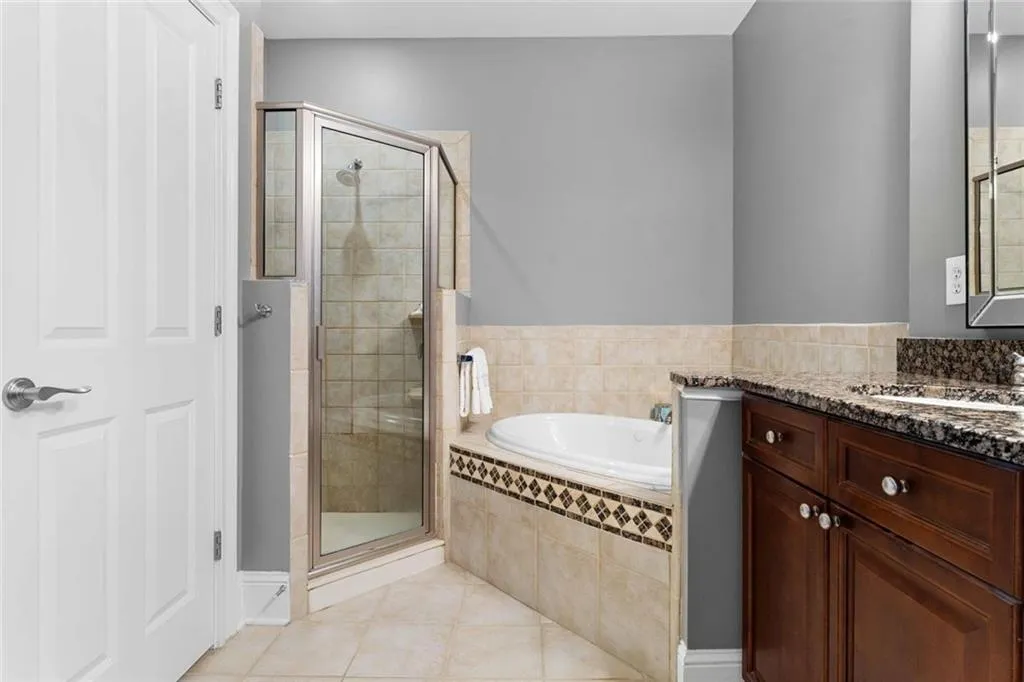 3743 Ashford Creek Avenue Ne, Brookhaven, Georgia 30319, 1 Bedroom Bedrooms, ,1 BathroomBathrooms,Residential,For Sale,3743 Ashford Creek Avenue Ne,7628776