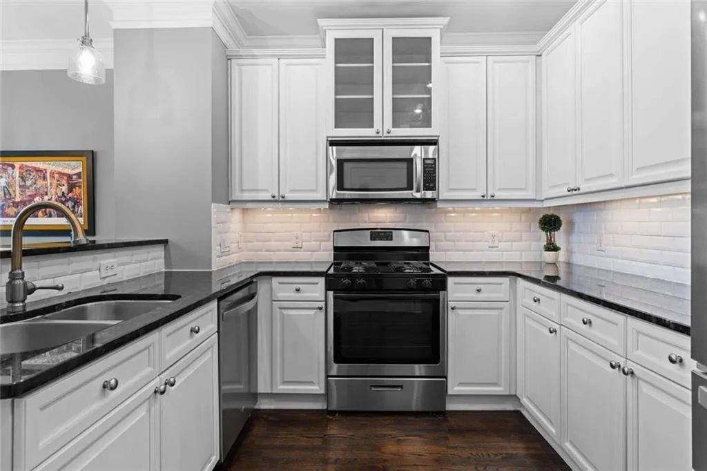 3743 Ashford Creek Avenue Ne, Brookhaven, Georgia 30319, 1 Bedroom Bedrooms, ,1 BathroomBathrooms,Residential,For Sale,3743 Ashford Creek Avenue Ne,7628776