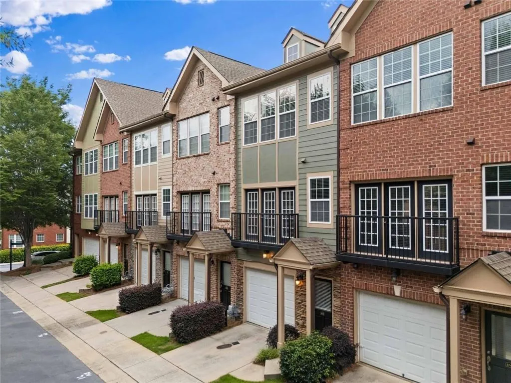 3743 Ashford Creek Avenue Ne, Brookhaven, Georgia 30319, 1 Bedroom Bedrooms, ,1 BathroomBathrooms,Residential,For Sale,3743 Ashford Creek Avenue Ne,7628776