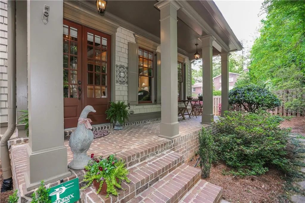 4033 Newhaven Circle Ne, Brookhaven, Georgia 30319, 4 Bedrooms Bedrooms, ,3 BathroomsBathrooms,Residential,Sold,4033 Newhaven Circle Ne,6008662