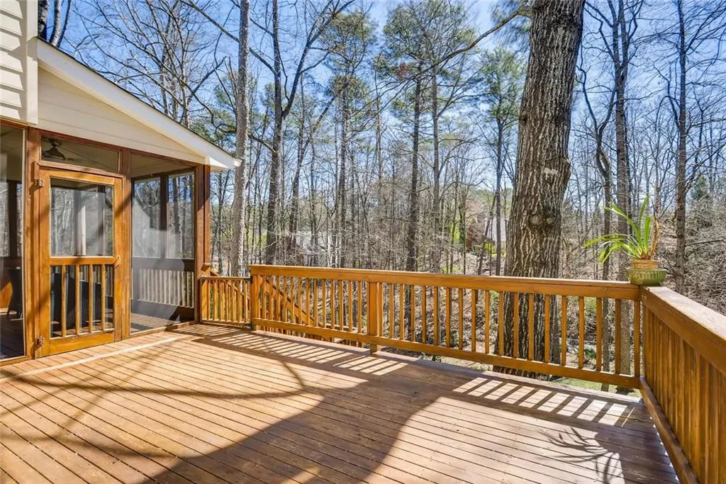 555 Tahoma Drive, Sandy Springs, Georgia 30350, 4 Bedrooms Bedrooms, ,2 BathroomsBathrooms,Residential,Sold,555 Tahoma Drive,5816623