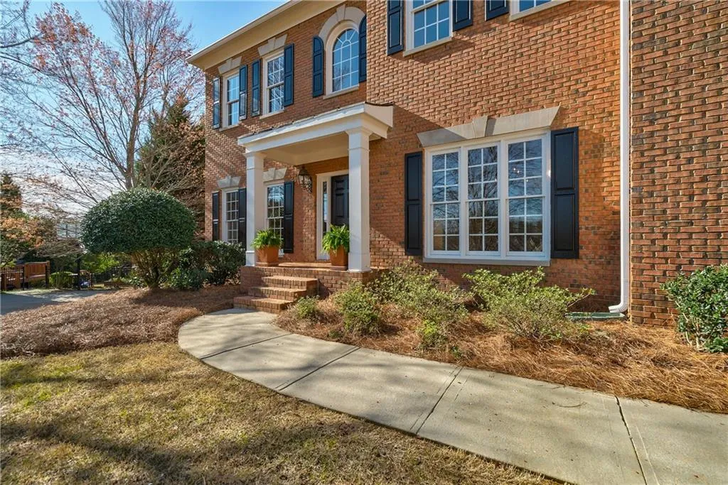 5310 S Trimble Road, Atlanta, Georgia 30342, 5 Bedrooms Bedrooms, ,3 BathroomsBathrooms,Residential,Sold,5310 S Trimble Road,6522468