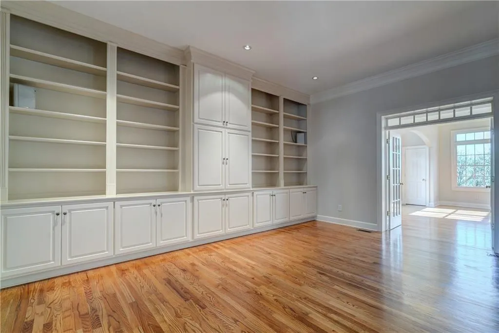 5310 S Trimble Road, Atlanta, Georgia 30342, 5 Bedrooms Bedrooms, ,3 BathroomsBathrooms,Residential,Sold,5310 S Trimble Road,6522468