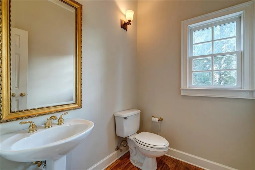 5310 S Trimble Road, Atlanta, Georgia 30342, 5 Bedrooms Bedrooms, ,3 BathroomsBathrooms,Residential,Sold,5310 S Trimble Road,6522468