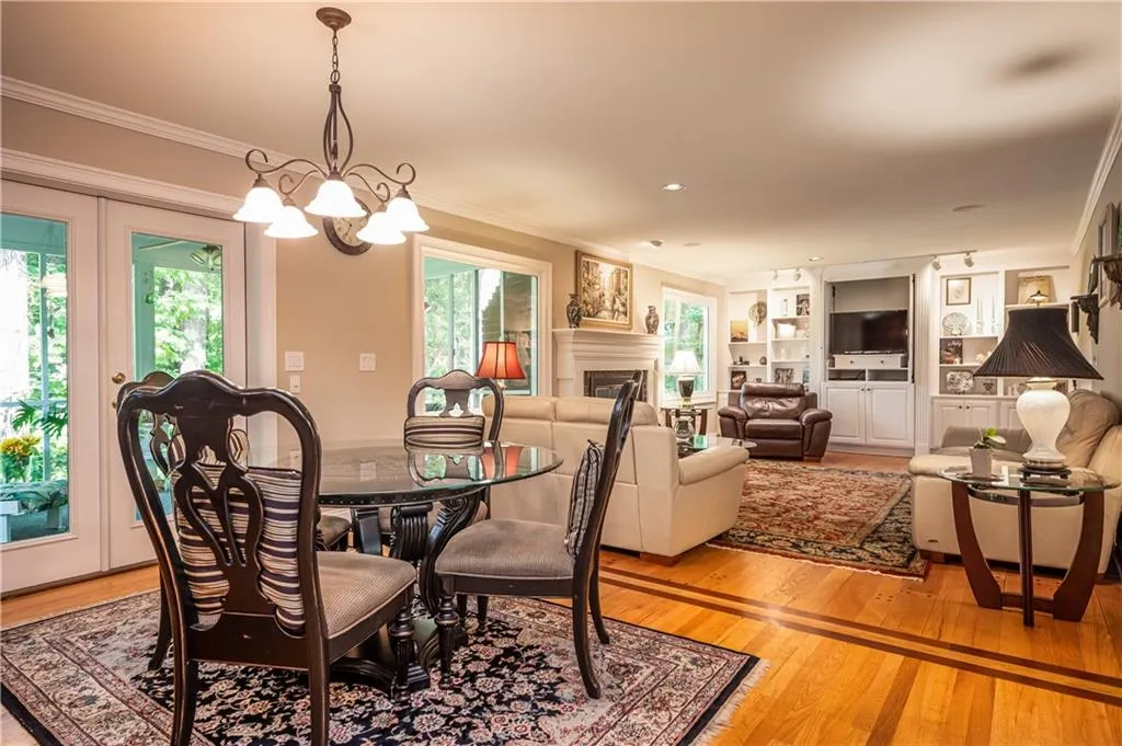 7180 Dunhill Terrace, Sandy Springs, Georgia 30328, 4 Bedrooms Bedrooms, ,3 BathroomsBathrooms,Residential,Sold,7180 Dunhill Terrace,7100043