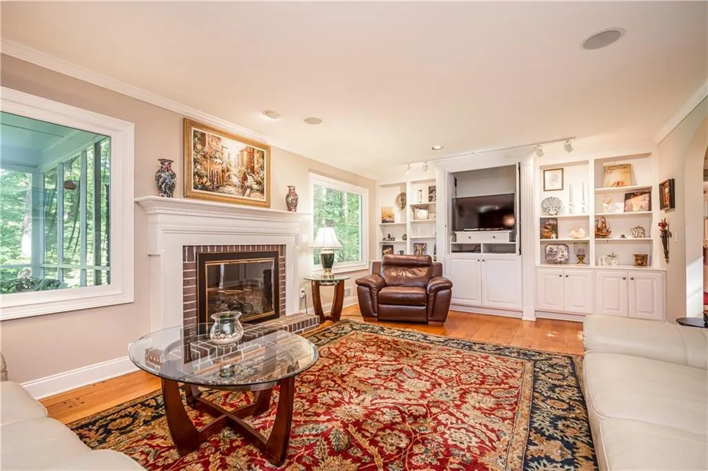 7180 Dunhill Terrace, Sandy Springs, Georgia 30328, 4 Bedrooms Bedrooms, ,3 BathroomsBathrooms,Residential,Sold,7180 Dunhill Terrace,7100043