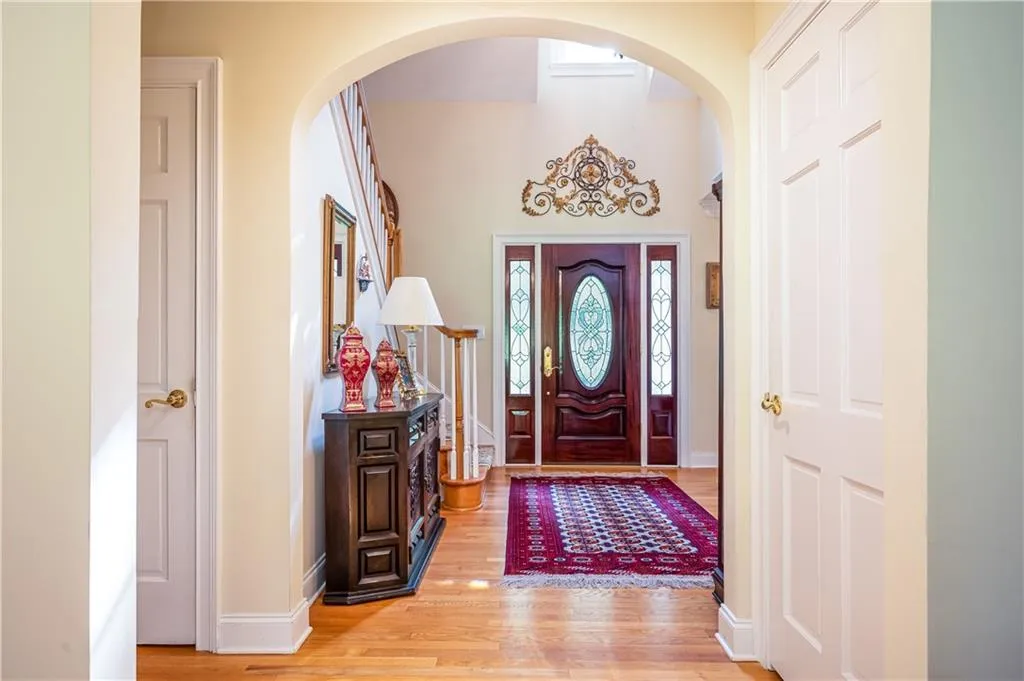 7180 Dunhill Terrace, Sandy Springs, Georgia 30328, 4 Bedrooms Bedrooms, ,3 BathroomsBathrooms,Residential,Sold,7180 Dunhill Terrace,7100043