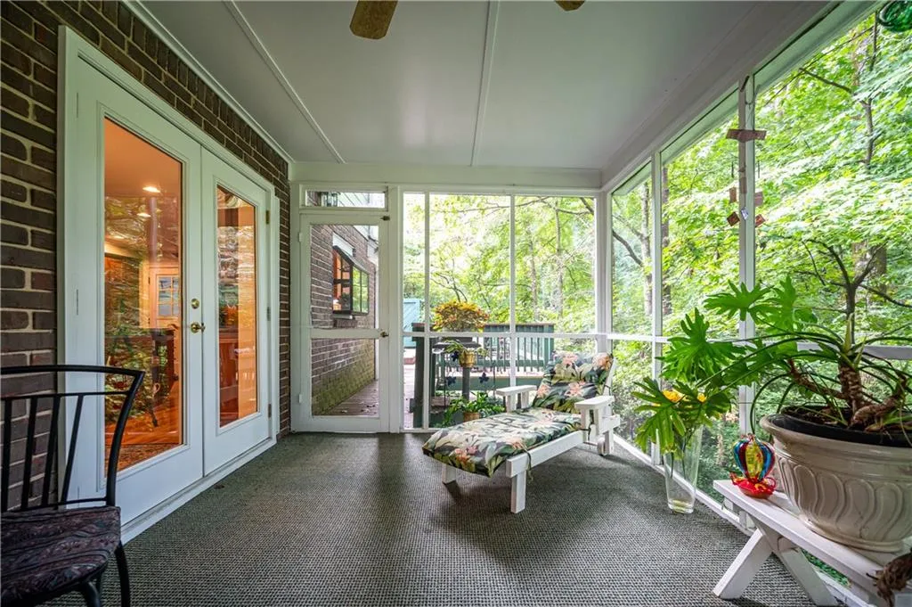 7180 Dunhill Terrace, Sandy Springs, Georgia 30328, 4 Bedrooms Bedrooms, ,3 BathroomsBathrooms,Residential,Sold,7180 Dunhill Terrace,7100043