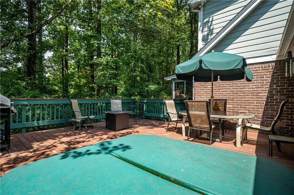 7180 Dunhill Terrace, Sandy Springs, Georgia 30328, 4 Bedrooms Bedrooms, ,3 BathroomsBathrooms,Residential,Sold,7180 Dunhill Terrace,7100043