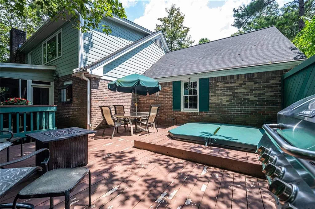 7180 Dunhill Terrace, Sandy Springs, Georgia 30328, 4 Bedrooms Bedrooms, ,3 BathroomsBathrooms,Residential,Sold,7180 Dunhill Terrace,7100043